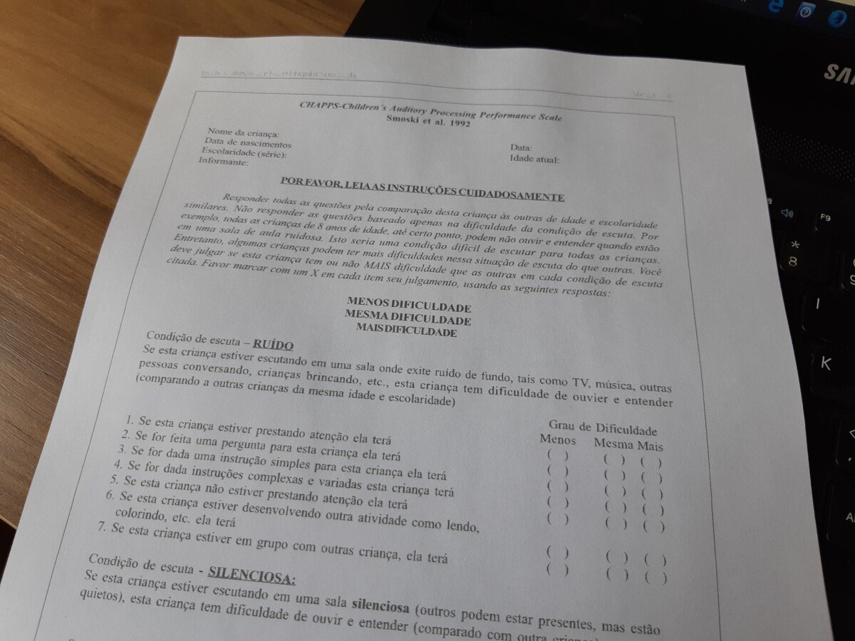 Chapps Questionnaire Questionário de apoio na triagem do processamento auditivo dentro da ...